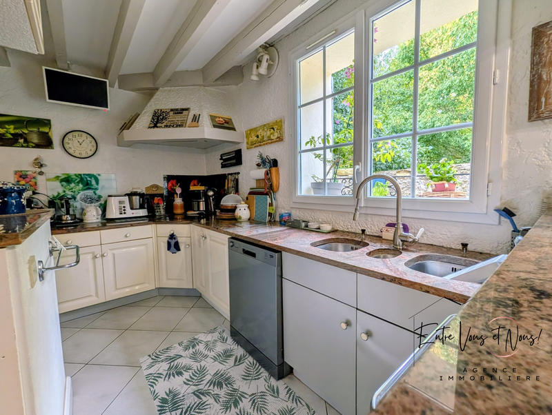 Maison - 290 m² - 9 pièces