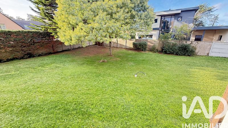 Maison - 220 m² - 5 pièces