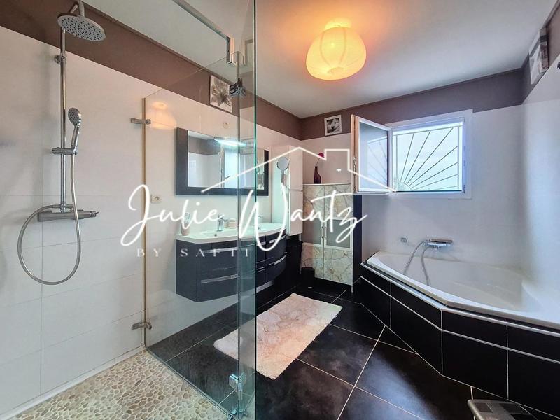 Maison - 118 m² - 5 pièces