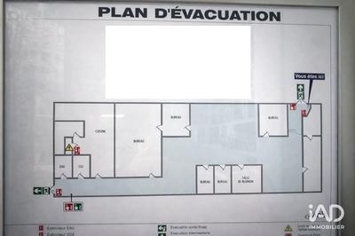 Local commercial - 1 330 m²