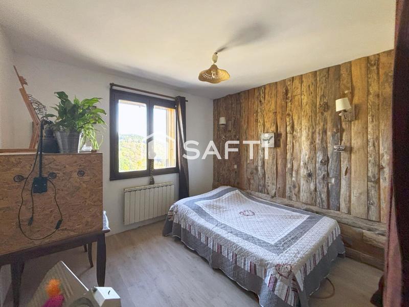 Maison - 230 m² - 14 pièces