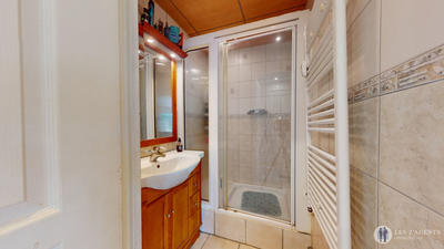 Appartement - 80 m² - 5 pièces