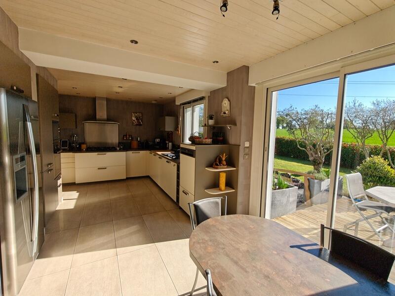 Maison - 205 m² - 7 pièces