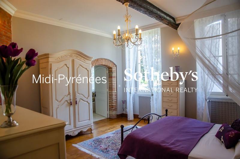 Maison - 498 m² - 14 pièces