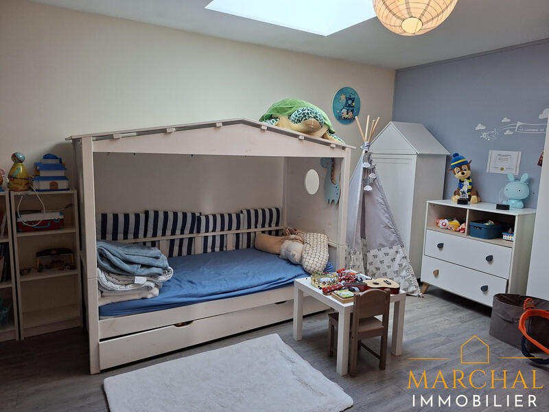 Maison traditionnelle - 197 m² - 7 pièces