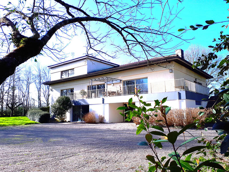 Maison - 500 m² - 10 pièces