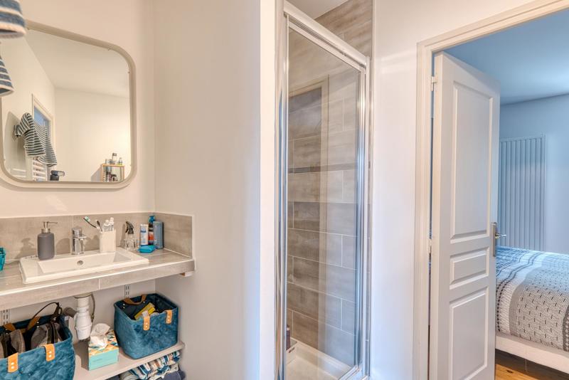 Maison - 201 m² - 7 pièces