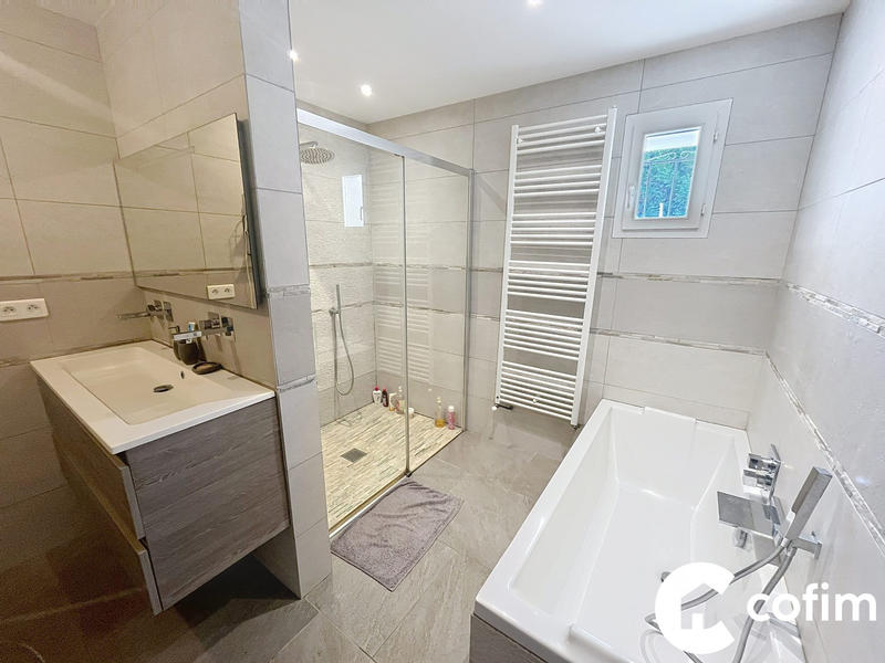 Maison - 159 m² - 6 pièces