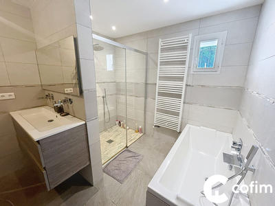 Maison - 159 m² - 6 pièces