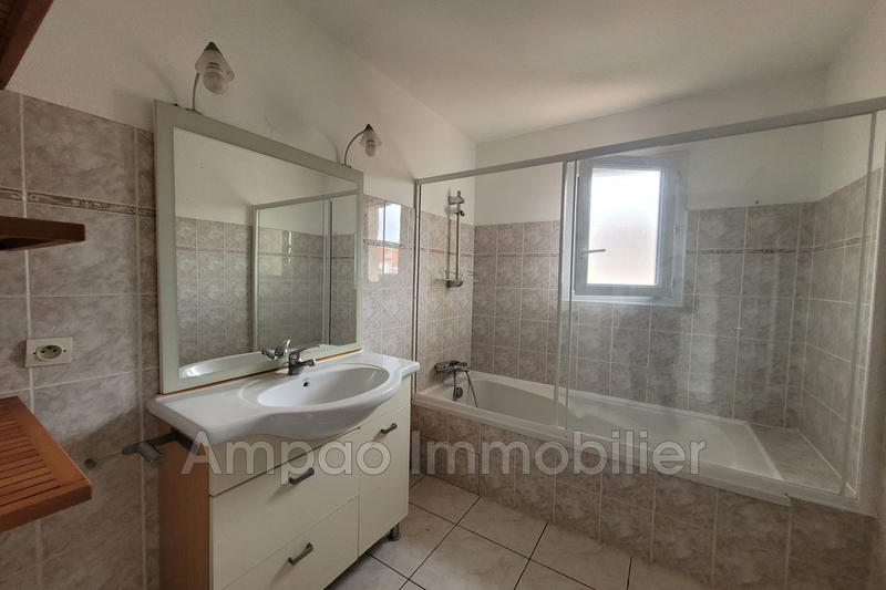 Appartement - 75 m² - 3 pièces