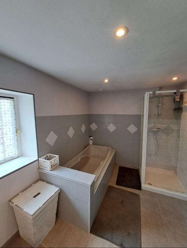 Maison - 205 m² - 7 pièces