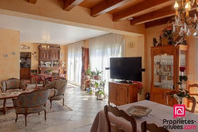 Maison - 200 m² - 8 pièces