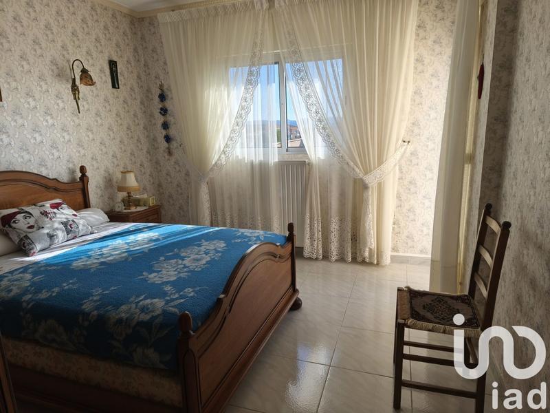 Maison - 250 m² - 8 pièces