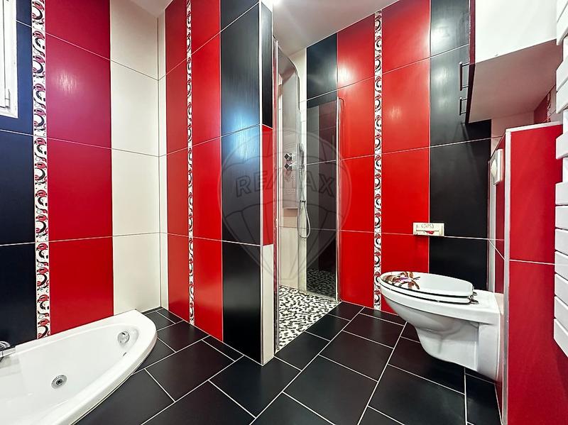 Pavillon - 225 m² - 9 pièces