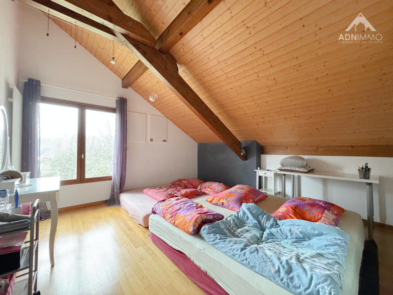 Maison - 245 m² - 9 pièces