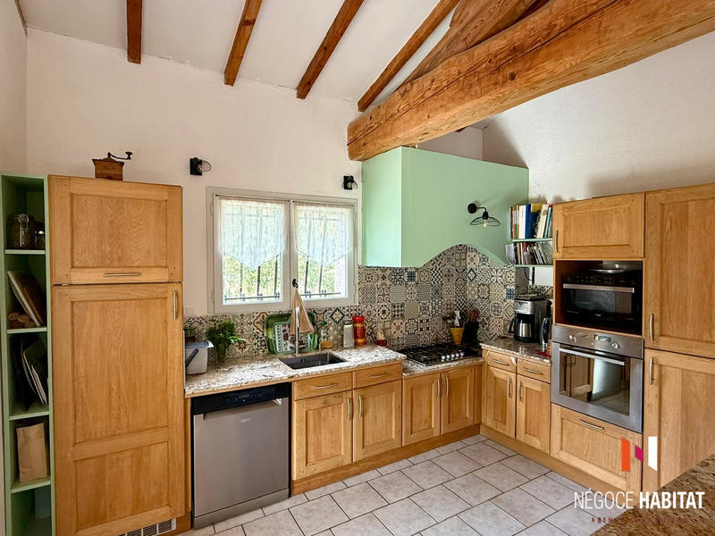 Maison - 220 m² - 8 pièces