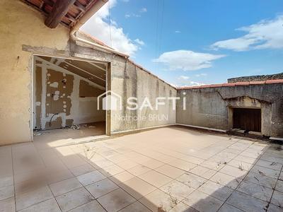 Maison - 230 m² - 8 pièces