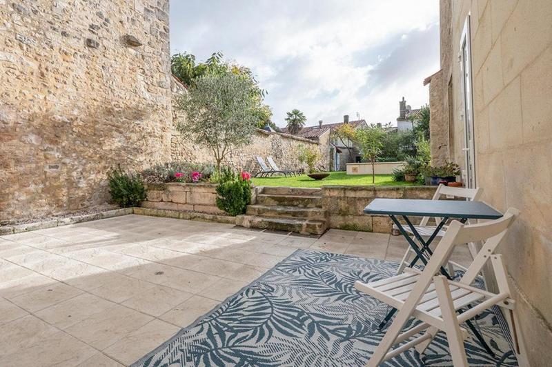 Maison - 219 m² - 5 pièces