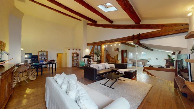 Propriété - 612 m² - 12 pièces