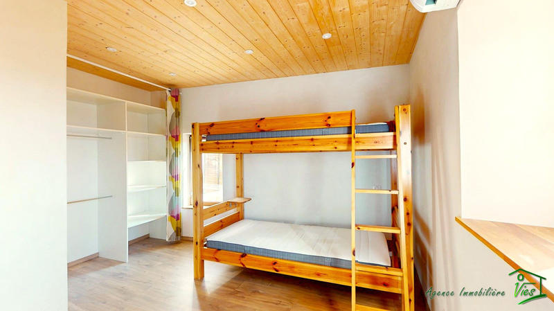 Maison - 160 m² - 8 pièces