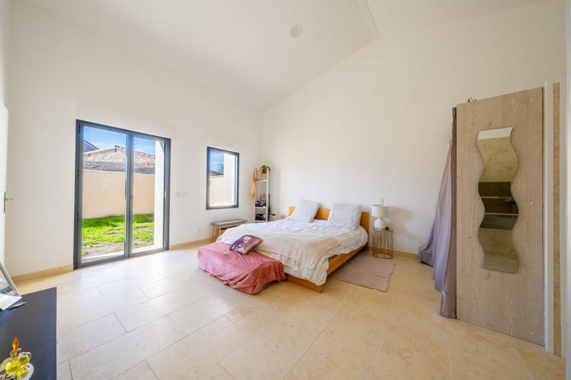 Maison - 260 m² - 7 pièces