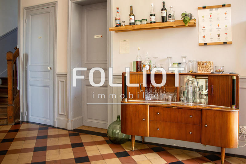 Maison - 357 m² - 15 pièces