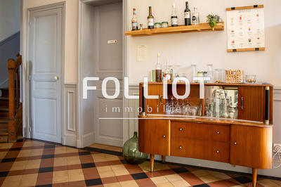 Maison - 357 m² - 15 pièces