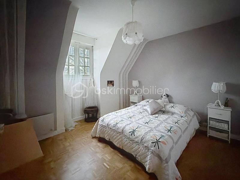 Maison - 167 m² - 7 pièces