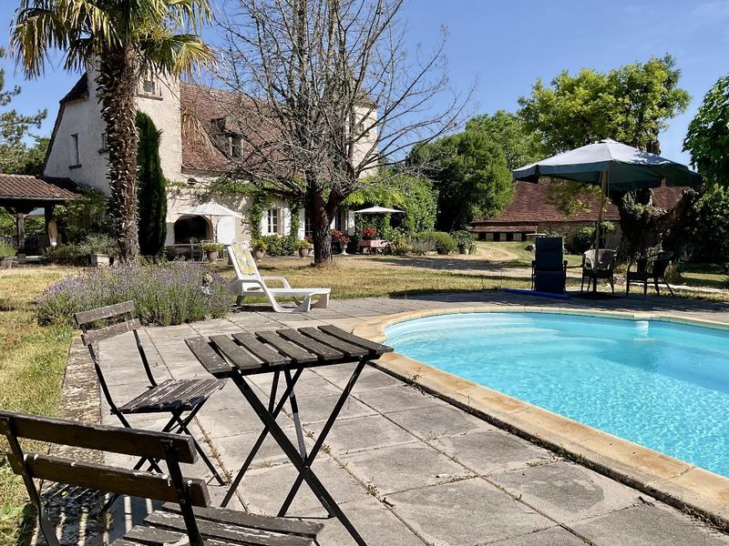 Maison - 300 m² - 9 pièces