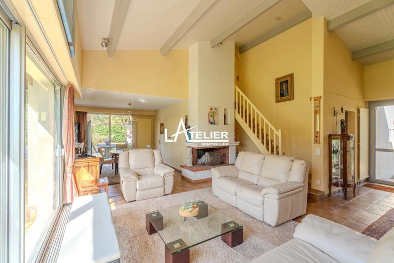 Propriété - 220 m² - 7 pièces