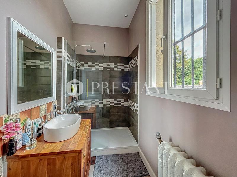 Maison - 350 m² - 7 pièces