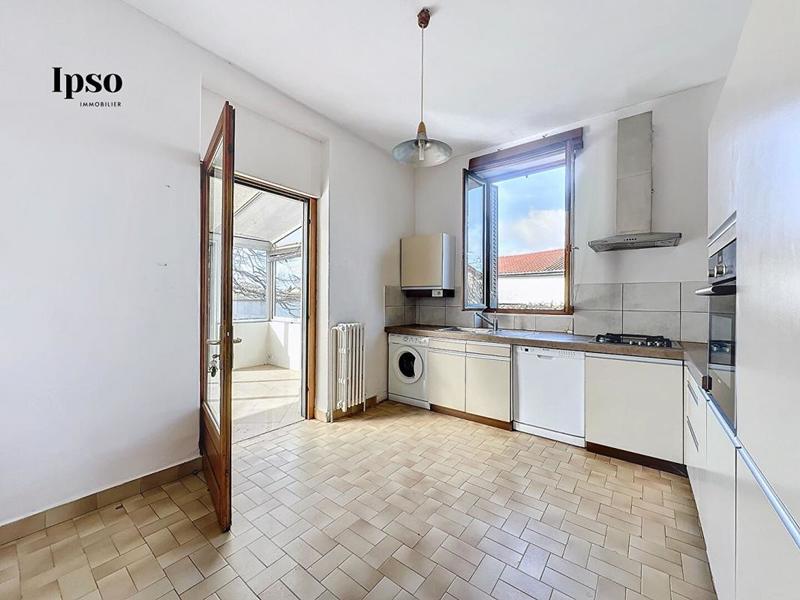 Propriété - 303 m² - 11 pièces