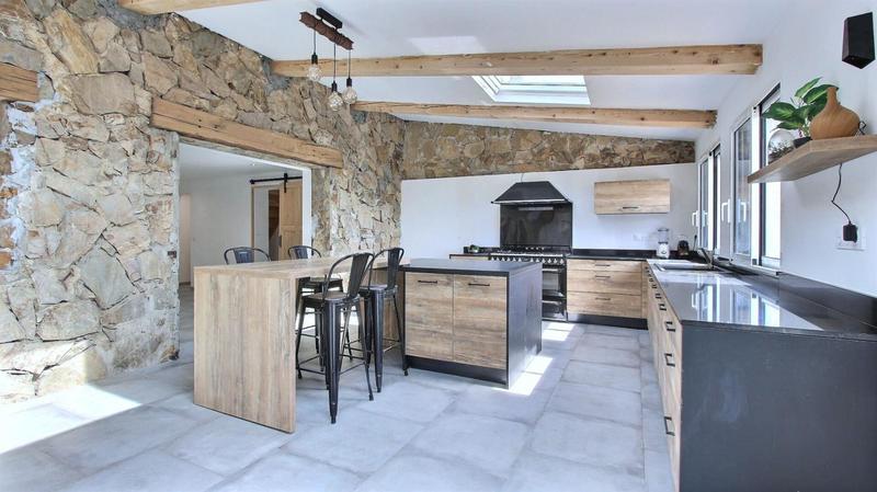 Villa - 270 m² - 9 pièces