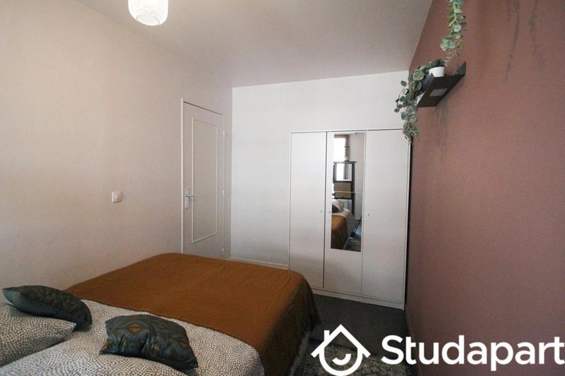 Chambre - 10 m² - 1 pièce