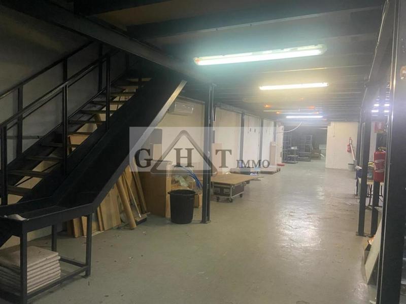 Entrepôt - 772 m²