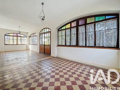 Maison - 205 m² - 10 pièces