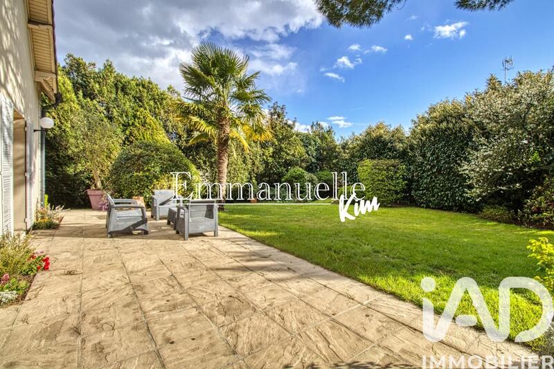 Maison - 195 m² - 8 pièces