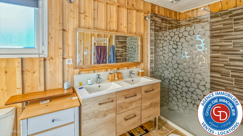 Maison - 184 m² - 8 pièces