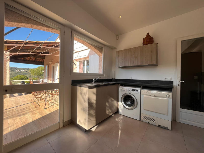 Villa - 241 m² - 7 pièces