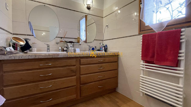 Maison - 194 m² - 5 pièces