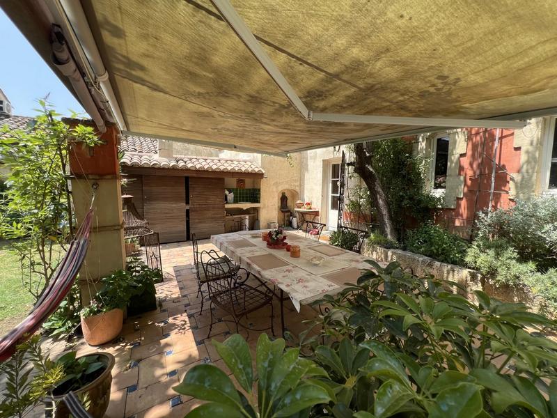 Mas - 380 m² - 9 pièces