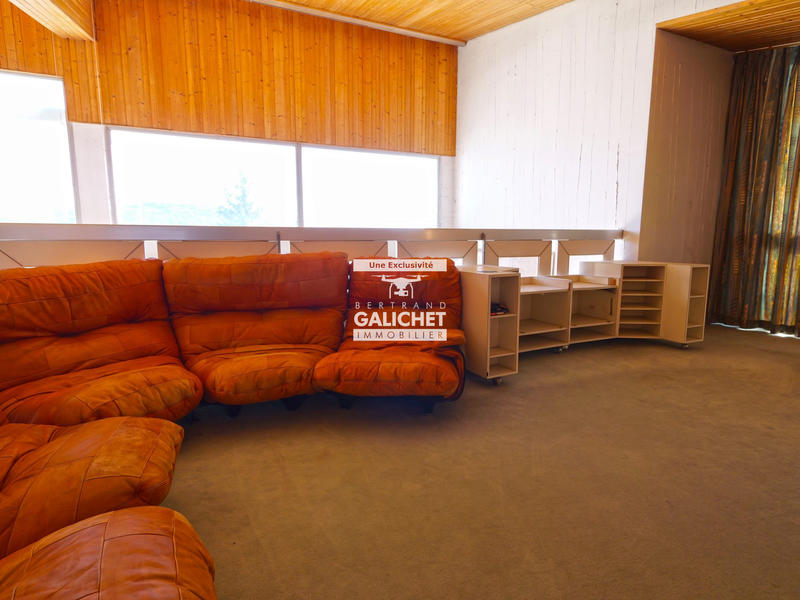 Maison - 412 m² - 8 pièces