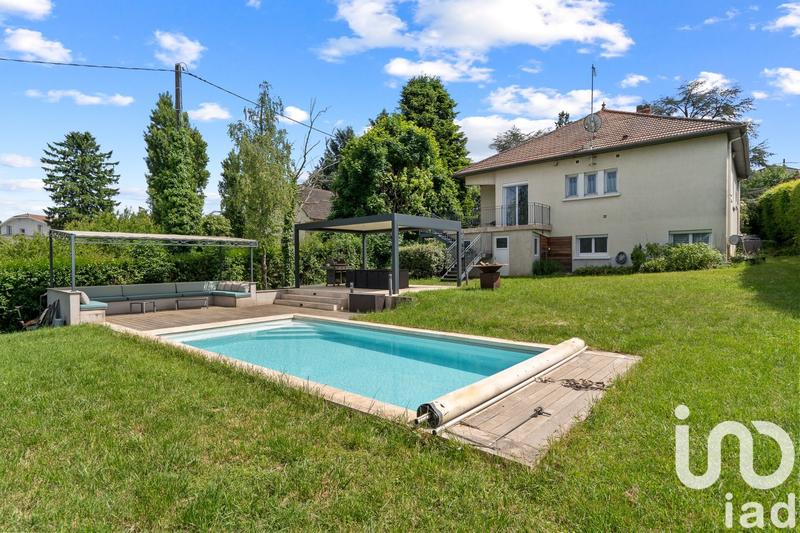 Maison - 251 m² - 6 pièces