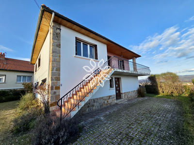Maison - 146 m² - 9 pièces