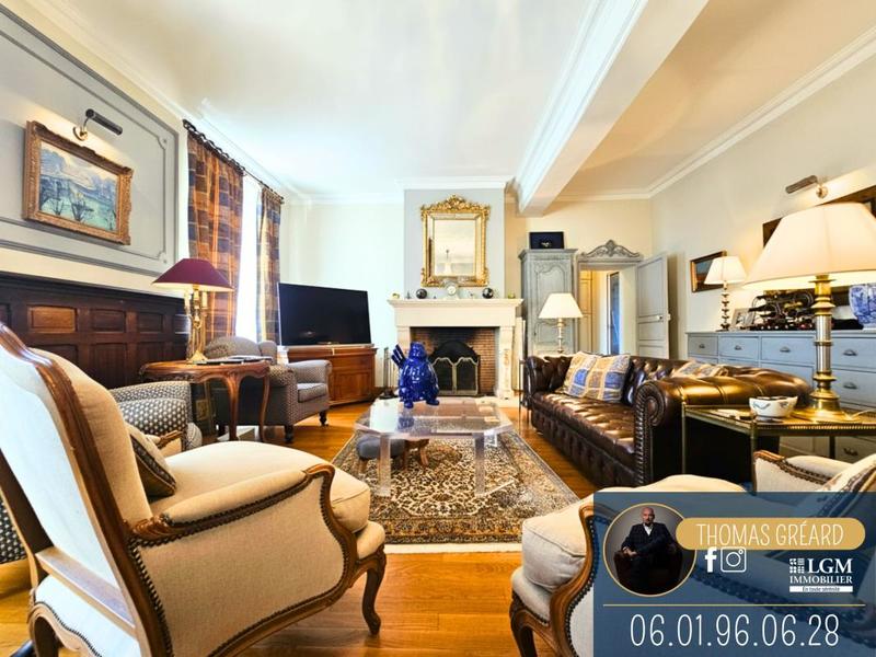 Château - 265 m² - 6 pièces