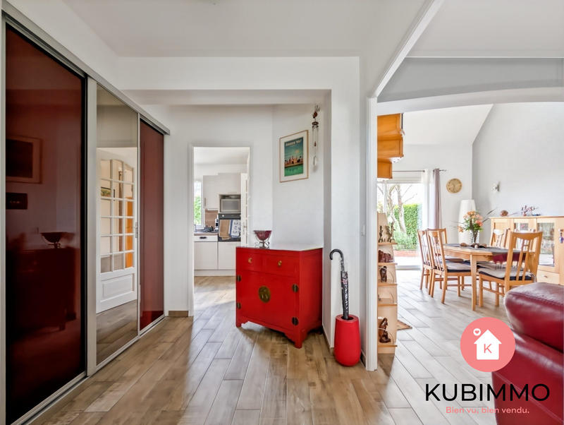 Maison traditionnelle - 121 m² - 6 pièces