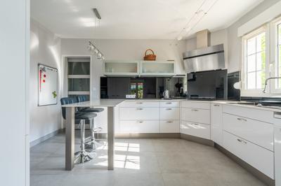 Maison - 195 m² - 7 pièces