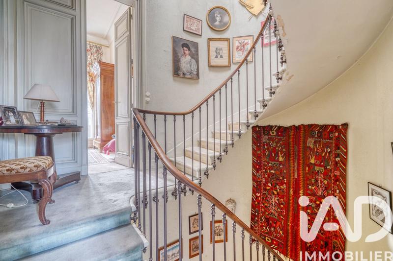 Maison - 430 m² - 13 pièces