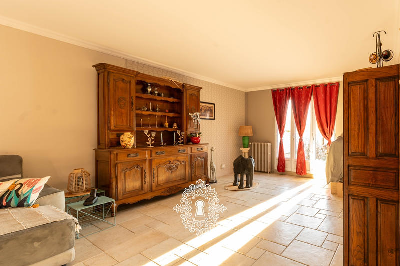 Maison - 195 m² - 7 pièces