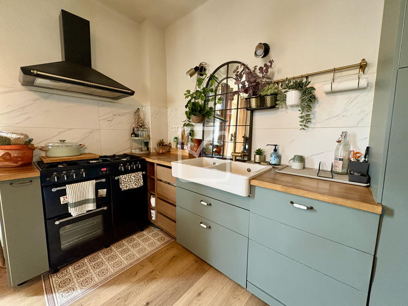 Maison - 200 m² - 8 pièces